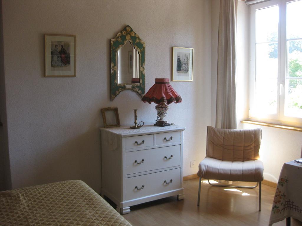 Bed&Breakfast aux Enges Zimmer foto