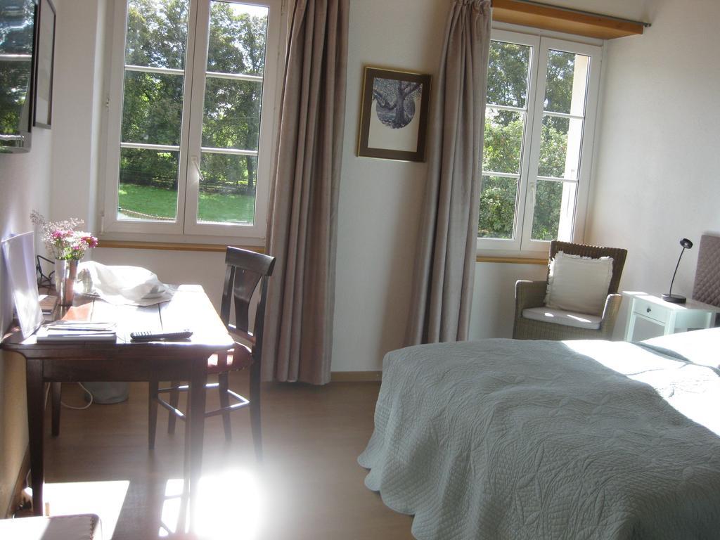 Bed&Breakfast aux Enges Zimmer foto